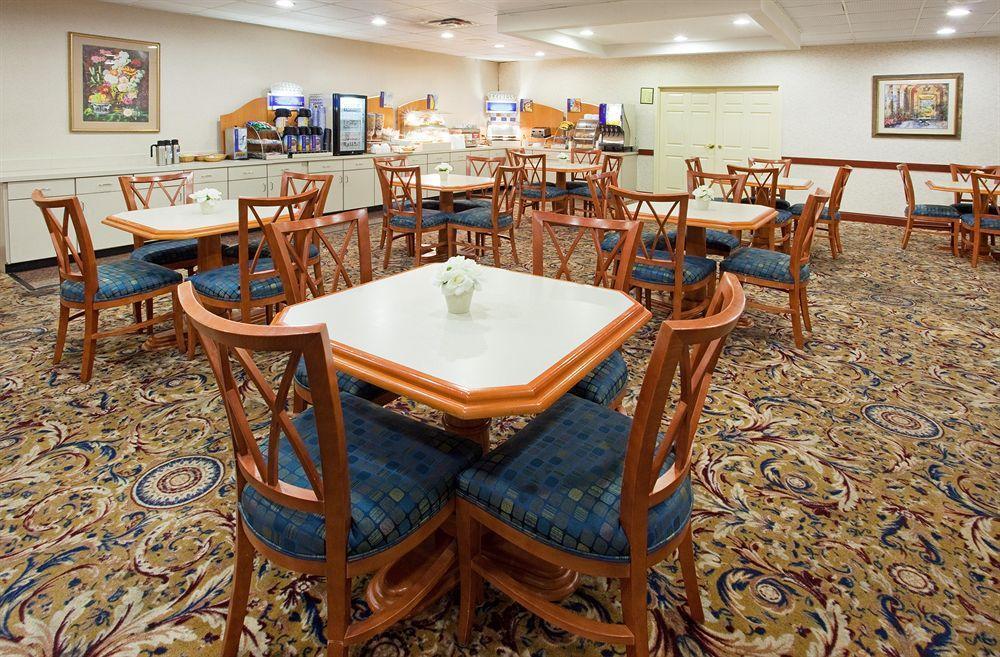Savannah Gateway Hotel & Suites Georgetown Restaurant photo