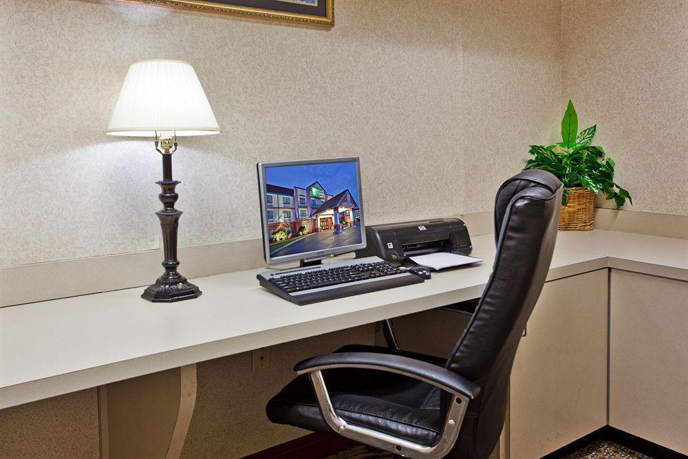 Savannah Gateway Hotel & Suites Georgetown Facilities photo