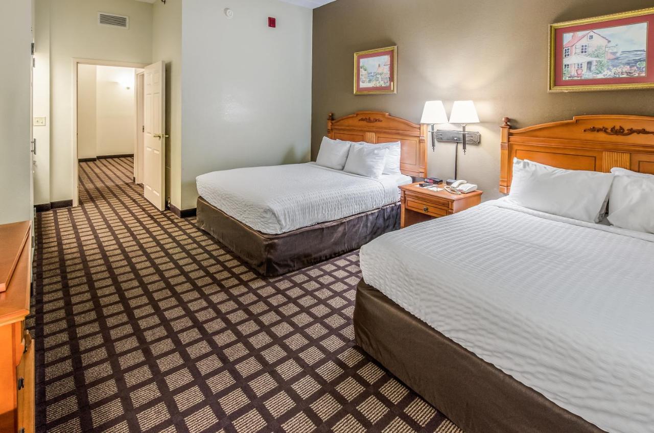 Savannah Gateway Hotel & Suites Georgetown Exterior photo